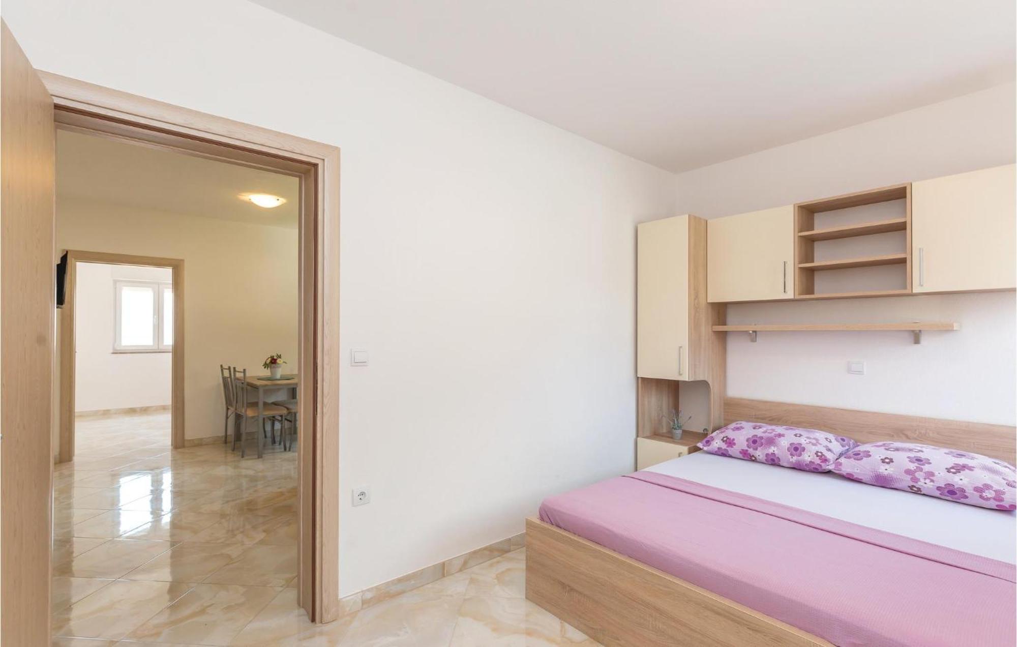 Awesome Apartment In Krvavica With Kitchen Kültér fotó